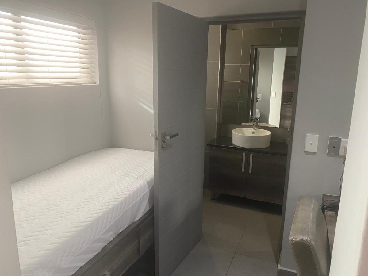 Apartment 32, Bay View Suites Langstrand Extérieur photo