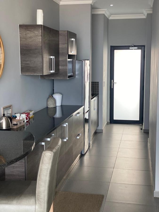 Apartment 32, Bay View Suites Langstrand Extérieur photo